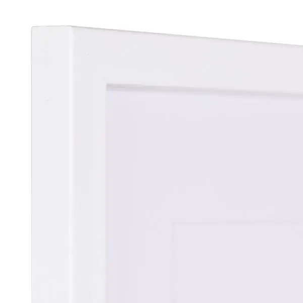 Holz-Profil Top S, weiss - Ecke Ansicht der Ecke eines schmalen, weiss lackierten Bilderrahmens mit sichtbarer Holzstruktur und glatter Oberfläche
