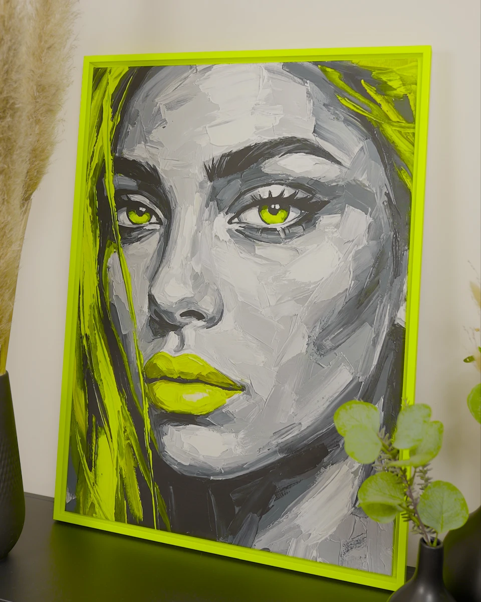 Caisse américaine Jill en jaune néon dans un intérieur