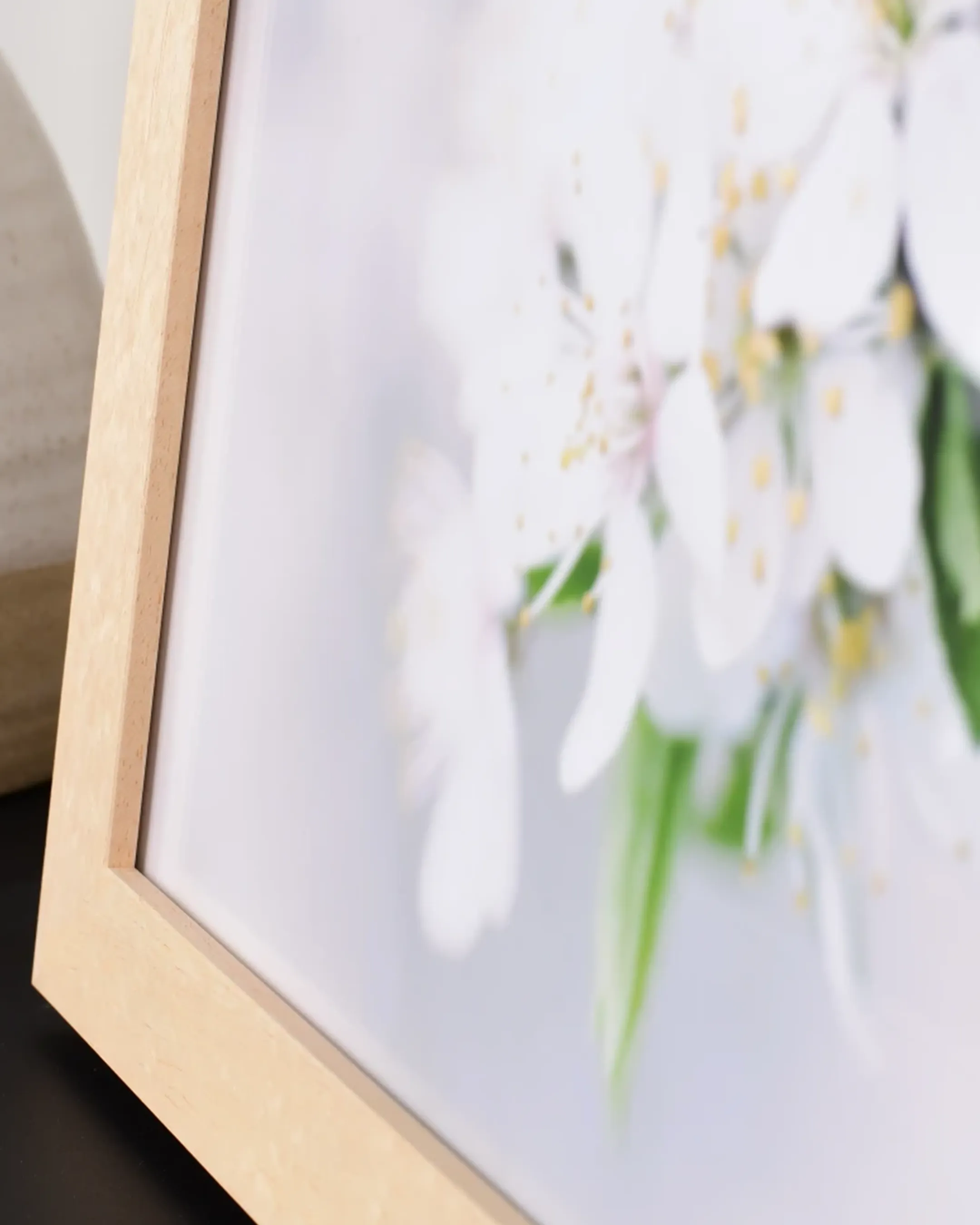 Cadre en bois Linda nature dans un intérieur