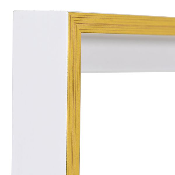 Holz-Profil 50k, weiss mit Goldkante - Ecke Ansicht der Ecke eines modernen, dezenten Schattenfugenrahmens in Weiss mit Goldkante