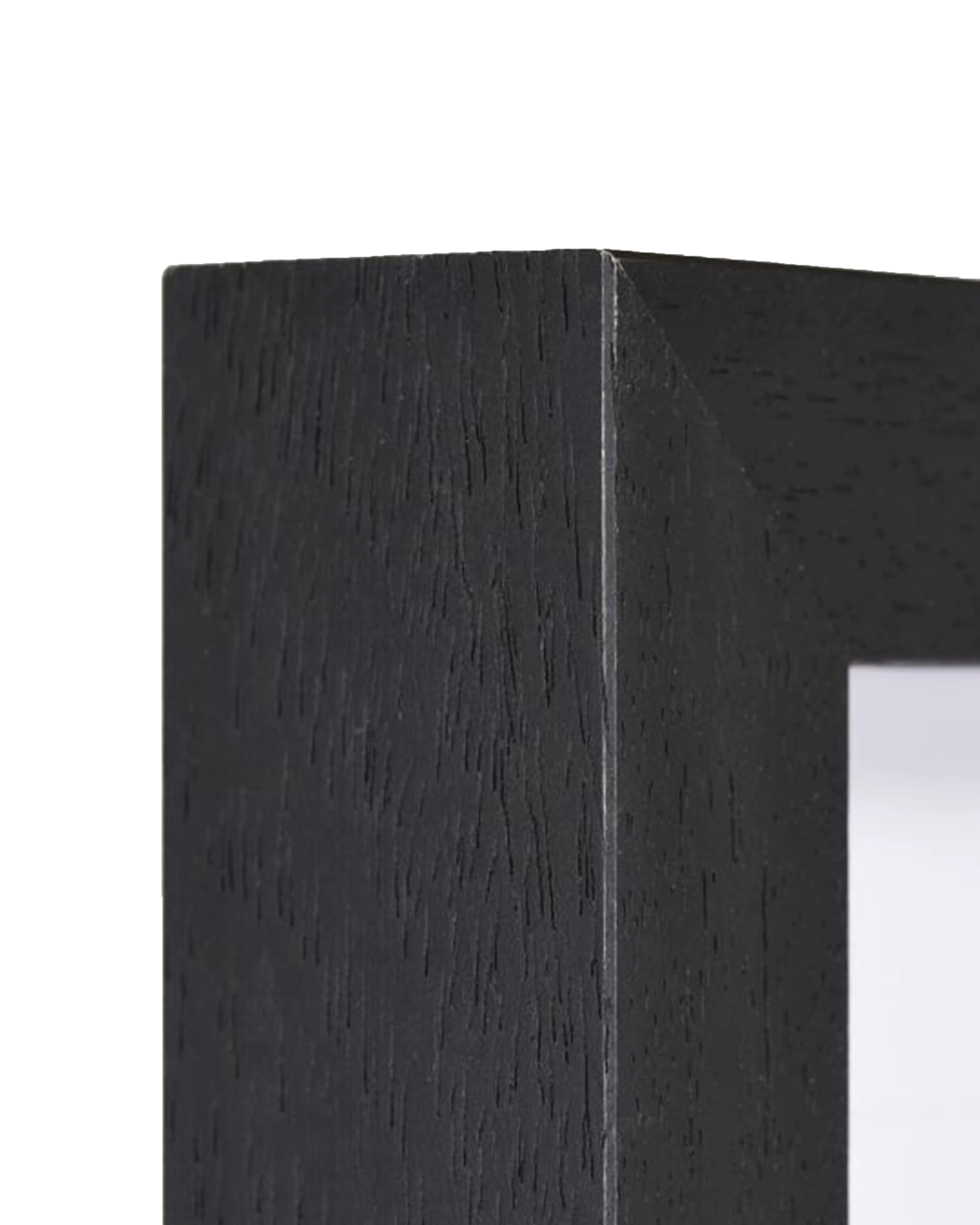 Cadre en bois Linda avec baguette d'espacement noir – vue de détail